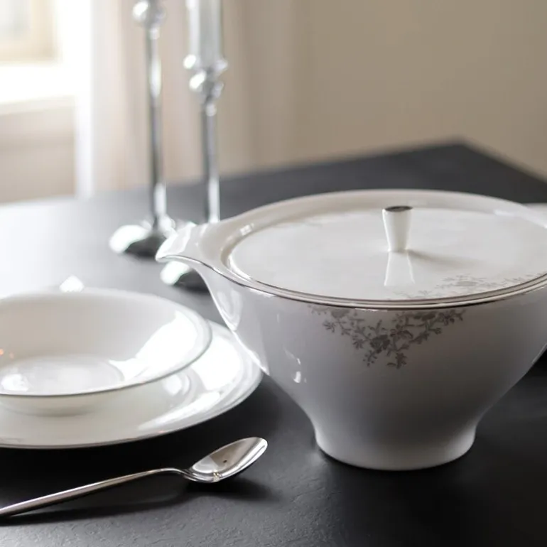 Angelina Platinum terrin lokk 23 cm hvit