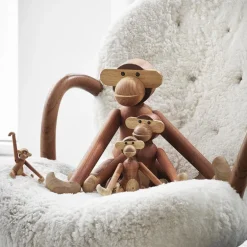 Apekatt teak/limba 28 cm