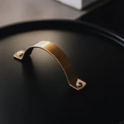 Arvet universallokk 28 cm svart