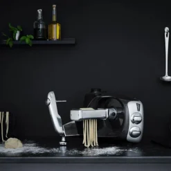 Assistent Original AKM6230BD kjøkkenmaskin svart/blank