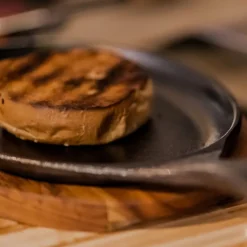 BBQ by Hellstrøm støpejernspanne 18x27 cm svart