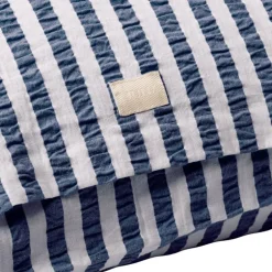 Bæk&Bølge Lines putetrekk 70x50 cm mørk blå/hvit