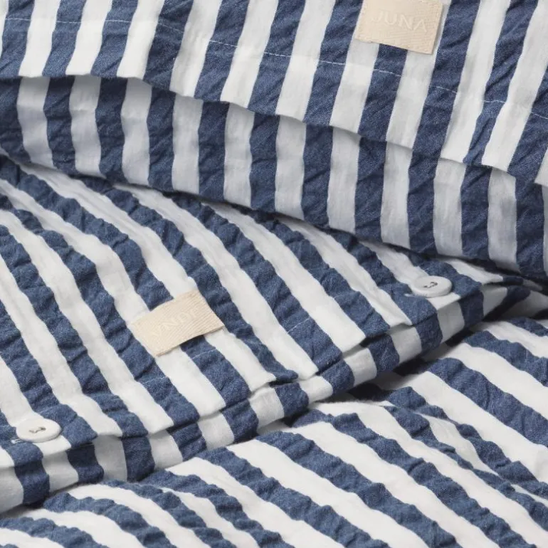 Bæk&Bølge Lines sengetøy 140x220 cm mørk blå/hvit