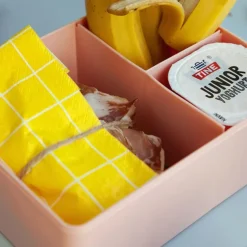 Blomst matboks i plast 3 rom rosa