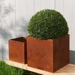 Blomsterkasse kvadratisk sett 3 stk 30+27+24 cm rust