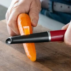 Core grønnsaksskreller 21,9 cm empire red