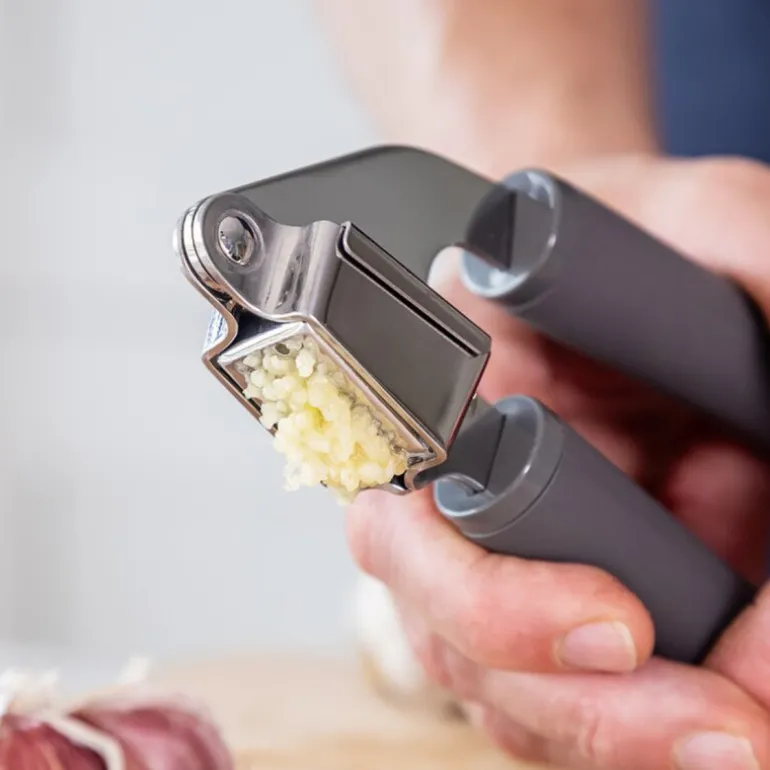 Core soft grip hvitløkspresse 18,8 cm charcoal grey