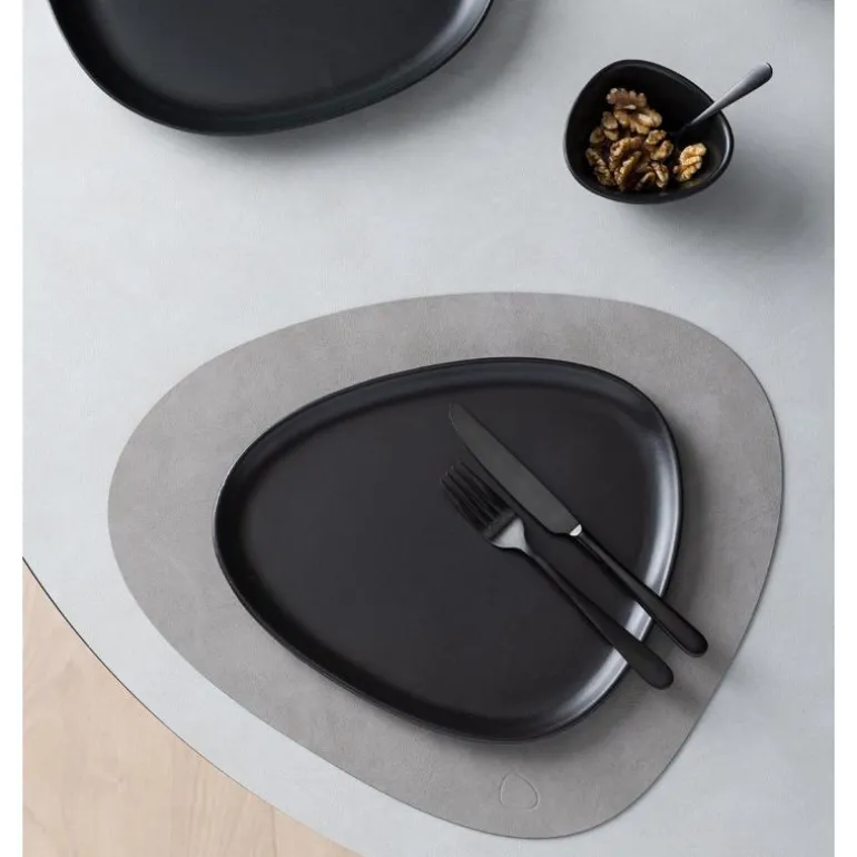 Curve Stoneware middagstallerken 30x26 cm svart