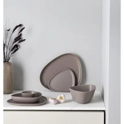 Curve Stoneware middagstallerken 30x26 cm varm grå