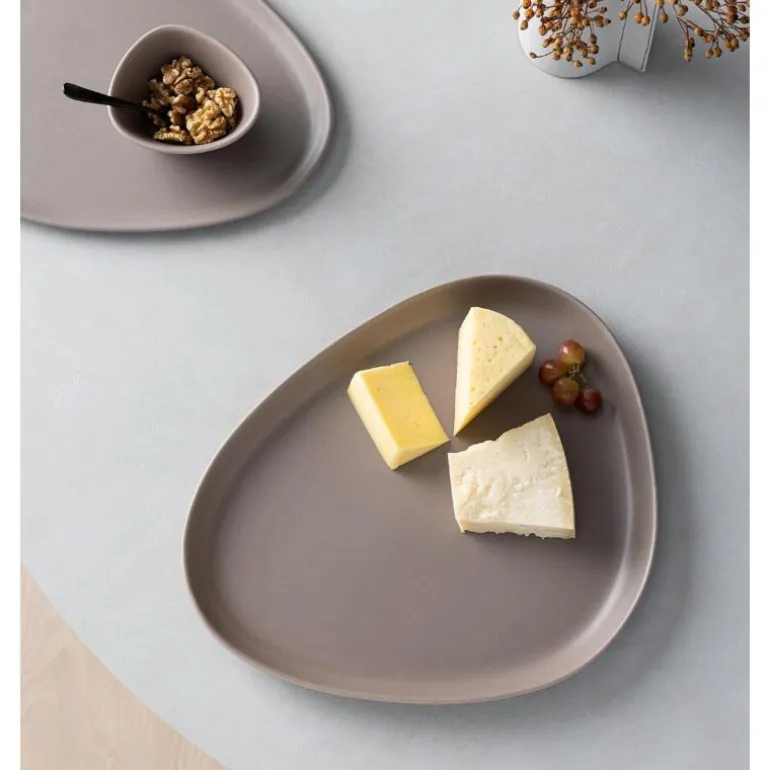 Curve Stoneware serveringsfat 35x30 cm varm grå