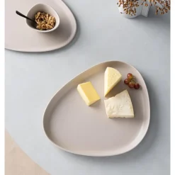 Curve Stoneware serveringsfat 35x30 cm sand