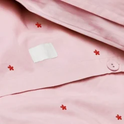 Daisy sengetøy 140x220 cm rosa/rød