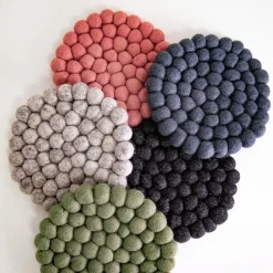 Dakota gryteunderlag i ull 19x19 cm rosa