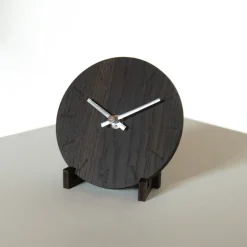 Dark Oak klokke 12 cm mørk eik m/sølv viser