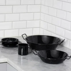 Doris emaljert panne liten svart