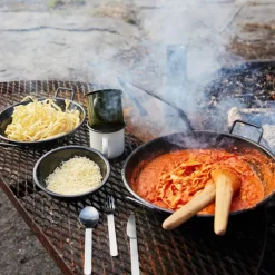 Doris emaljert panne medium svart