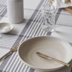 Duk 140x140 cm large checks hvit