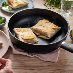 ECO Lite QXR sautèpanne 24 cm svart