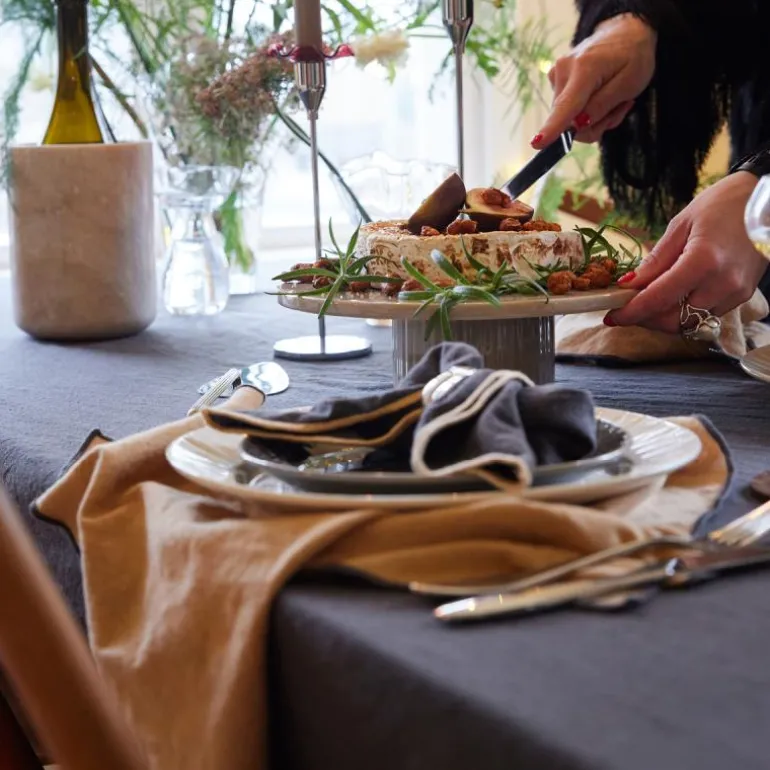 Edith duk 150x280 cm grå