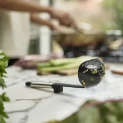 Elevate øse 9,5 cm svart