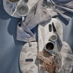 Ellia skjærebrett 60x20 cm sand marmor