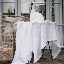 Eloise duk 280x160 cm råhvit