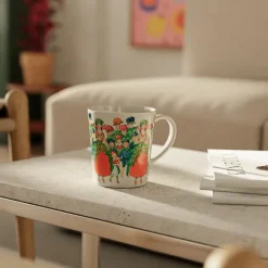 Elsa Beskow august krus med håndtak 40 cl hvit