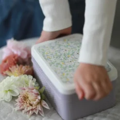 Elsa Beskow matboks 18,5x12 cm blomsterfesten