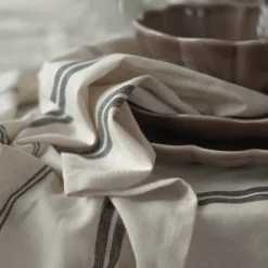 Elsa duk 250x145 cm natur/svart