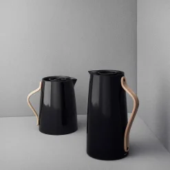 Emma termokanne kaffe 1,2L svart/bøk
