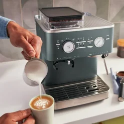 Espressomaskin m/kaffekvern halvautomatisk 5KES6551 juniper