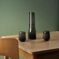 Essence karaffel 100 cl mørkgrå