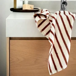 Everyday stripe håndkle 50x90 cm terracotta