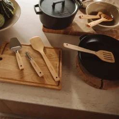 Folken skje perforert 29 cm tre