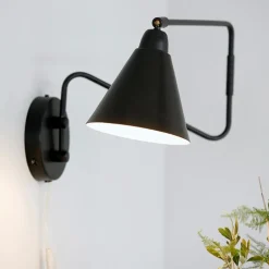 Game vegglampe 70 cm svart