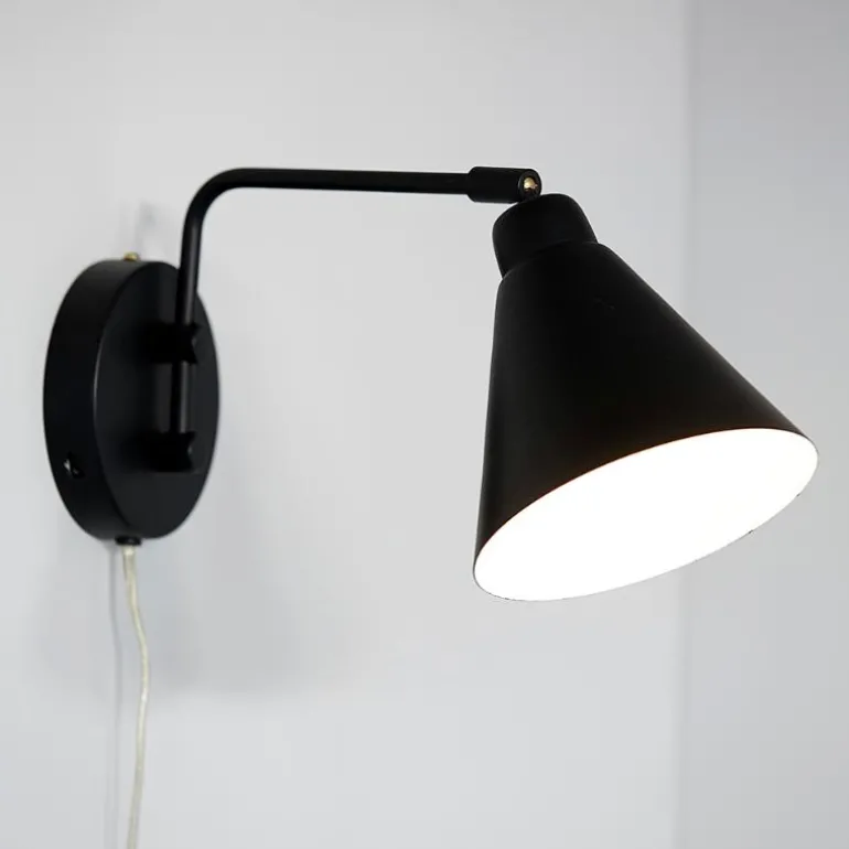 Game vegglampe 30 cm svart