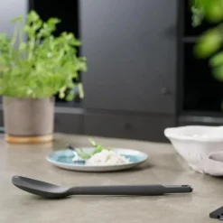 Gryteskje medium 30,5 cm grå