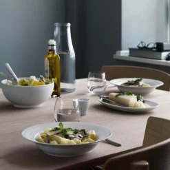 Hvit Riflet dyp tallerken 21 cm