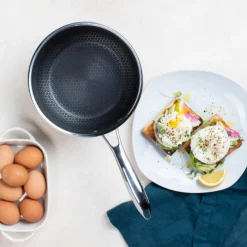 Hybrid kasserolle med lokk 1,9L sølv/svart