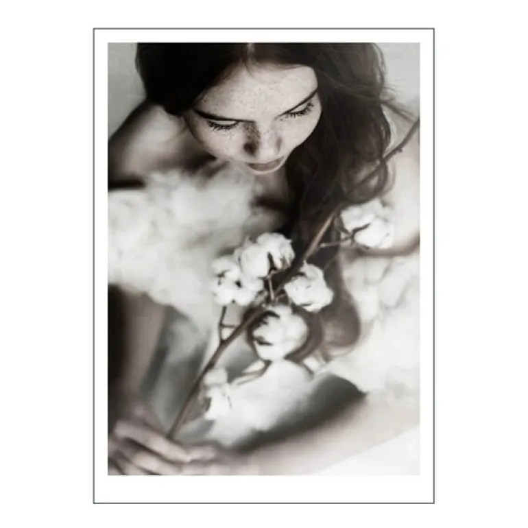 Ingrey Studio poster 30x40 cm girl with cottonflower