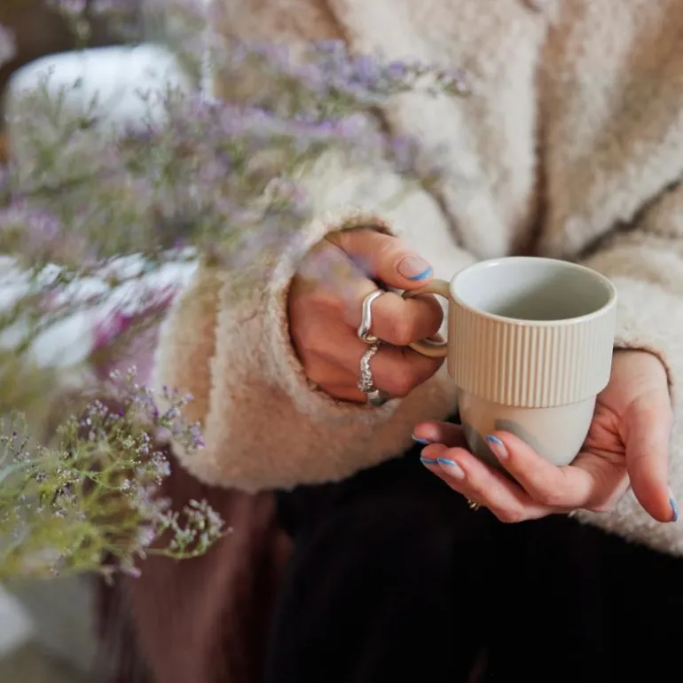 Inka kopp med hank 27 cl beige pantone warm gray 3C