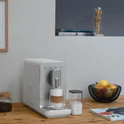 Kaffemaskin BCC13 1,4L m/melkeskummer hvit