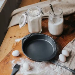 Karabo bakeform 28,6x24,5x4,5cm grå