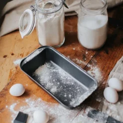 Karabo brødform 27,7x15x6 cm grå