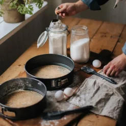 Karabo springform 28 cm grå