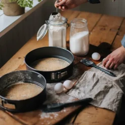 Karabo springform 24 cm grå