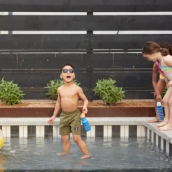 Kid Classic Narrow flaske 0,35L med sportslokk Sharks in Shades