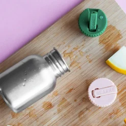 Kork med vippetut grønn