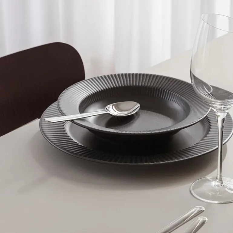 Legio Nova dyp tallerken 22 cm svart