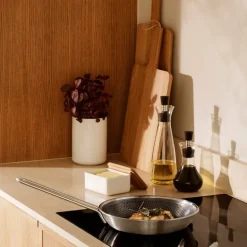 Legio Nova smørboks m/eikelokk 12x10 cm hvit